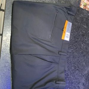 Brand new 42x32 Greg Norman Golf style pant